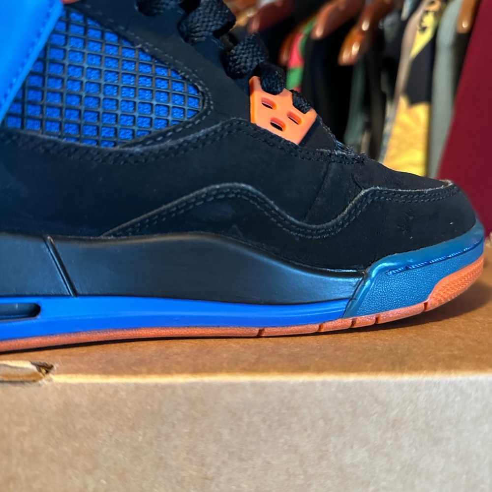 Jordan 4 Retro 2012 CAVS 6Y GS(Grade School) - Picture 14 of 15